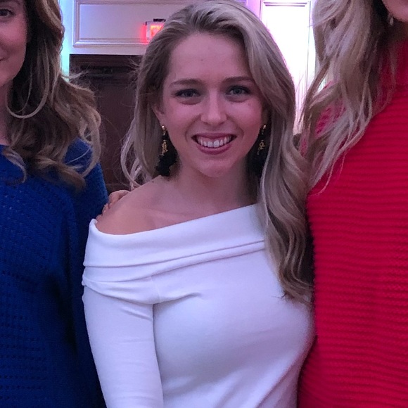 Profile Picture of Amy Fezza (@alfezza) on Poshmark