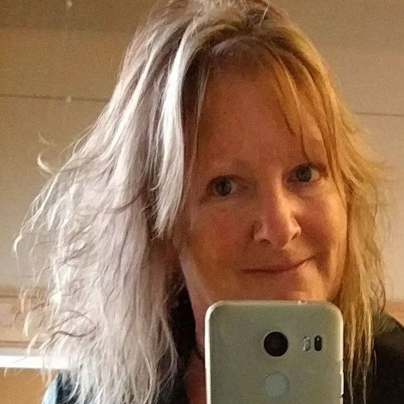 Lisa Urtel - Poshmark Profile Picture of Lisa Urtel (@lmu63) on Poshmark