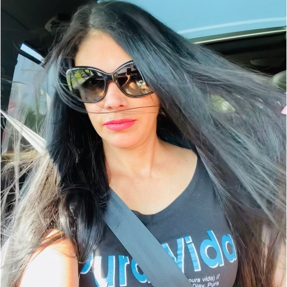 Lucy Abbott - Poshmark Profile Picture of Lucy Abbott (@forestlucy0) on Poshmark