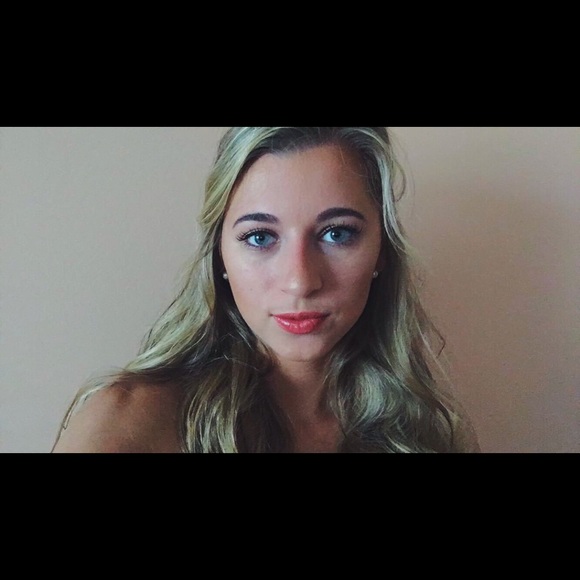 Profile Picture of Andrea Dicristofaro (@adicr1) on Poshmark