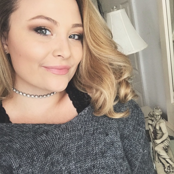 Miranda Salustro - Poshmark Profile Picture of Miranda Salustro (@mirandasalustro) on Poshmark