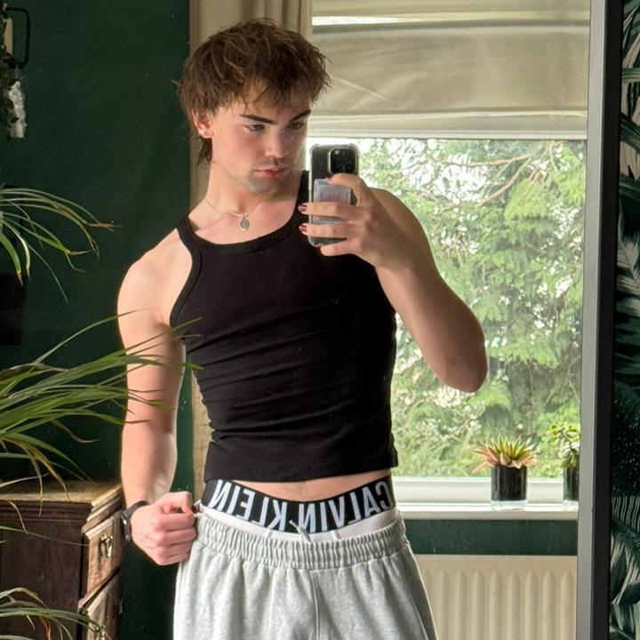 Profile Picture of Ollie :) (@olliedixon_) on Tiktok