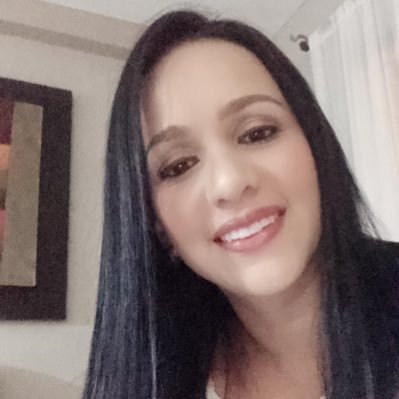 Profile Picture of Paola Zambrano (@PaolaZame) on Twitter