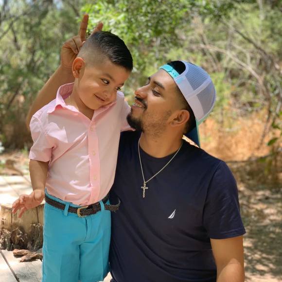 Profile Picture of Alex Olivas (@alejandrooli) on Poshmark