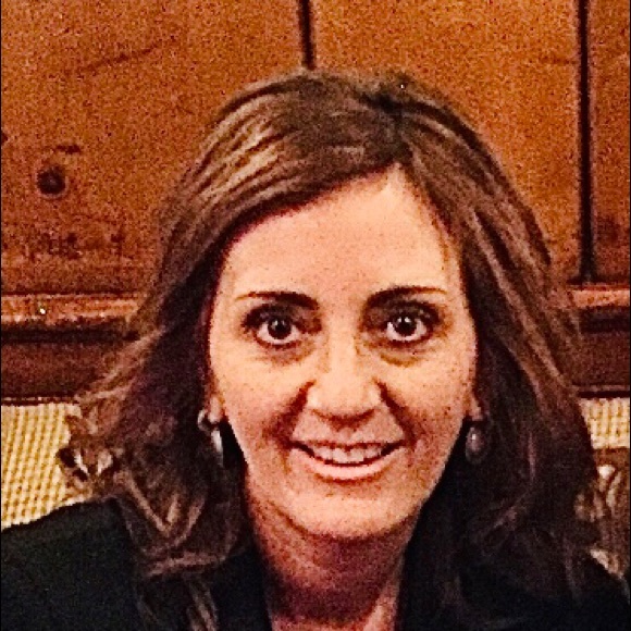 Profile Picture of Sandra Holt (@sholt1228) on Poshmark