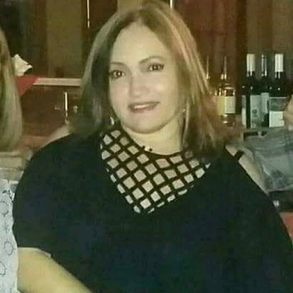 Profile Picture of Elizabeth Muniz (@maribelem) on Poshmark