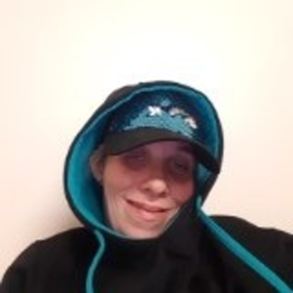 Denise Schlueter - Poshmark Profile Picture of Denise Schlueter (@deniseschlue761) on Poshmark