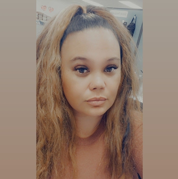 Profile Picture of Keala Young (@kealanfam) on Poshmark
