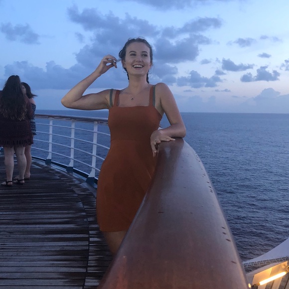 Profile Picture of Carly Riggs (@carlyriggs) on Poshmark