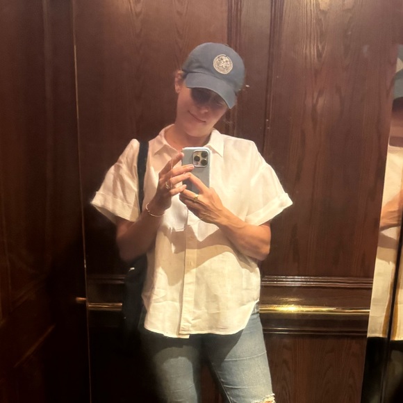 Profile Picture of Liz Gillroy (@lizgnyc) on Poshmark