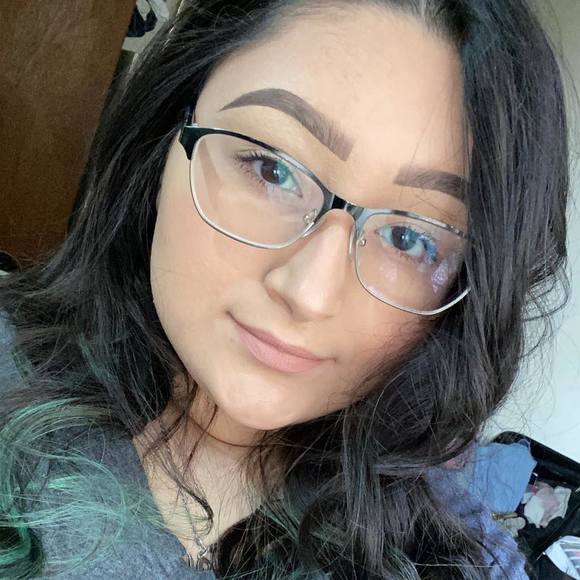 Profile Picture of Emma Llanes (@emmallanes1) on Poshmark