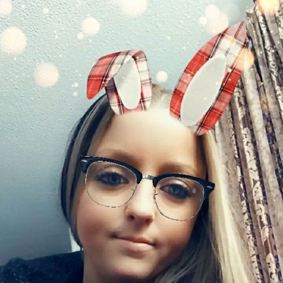 Profile Picture of Crystal Hamlein (@crystal_hamlein) on Poshmark