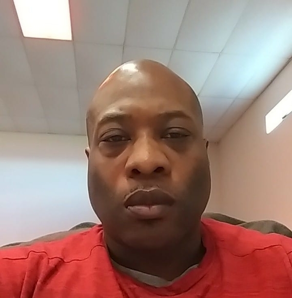 Profile Picture of Howard Carroway (@howardcarroway) on Poshmark