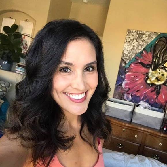 Profile Picture of Demesia Medina (@demesiamedina) on Poshmark