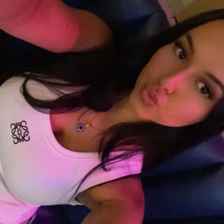 Profile Picture of Stephanie Almeida (@_stephaniealm) on Instagram