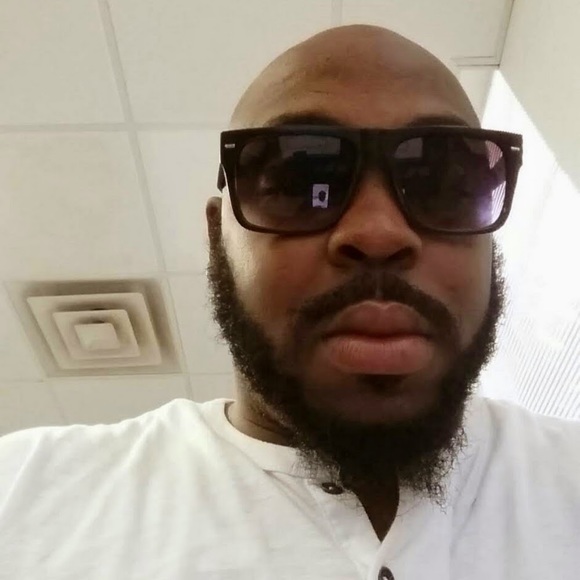 Profile Picture of Richard Keithii (@richierthanrich) on Poshmark