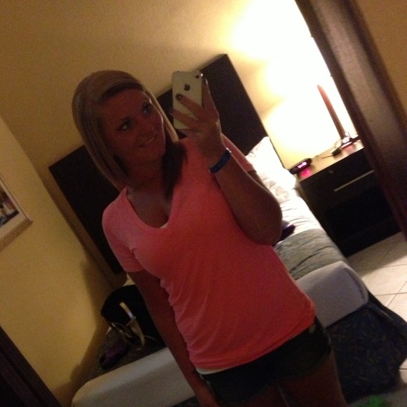 Profile Picture of Kaitlyn Kuznik (@kaitkuznik) on Poshmark