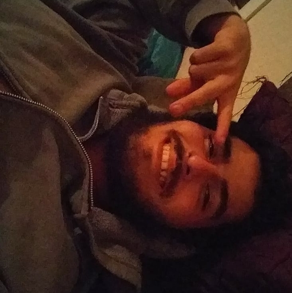 Matthewlye Lerma - Poshmark Profile Picture of Matthewlye Lerma (@mathewtorres909) on Poshmark