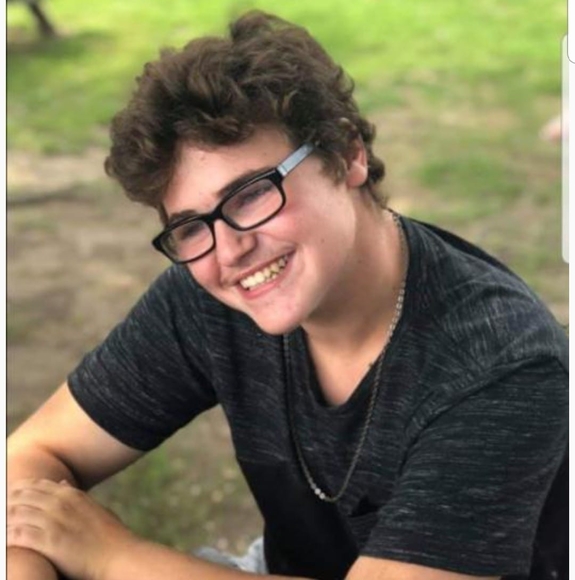 Profile Picture of Danny Sielaff (@dannysielaff) on Poshmark