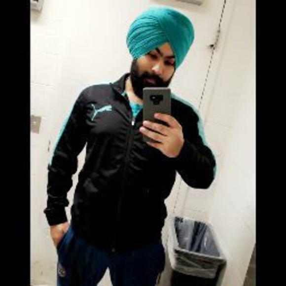 Profile Picture of Abhijeet Singh (@abhijeet21singh) on Poshmark
