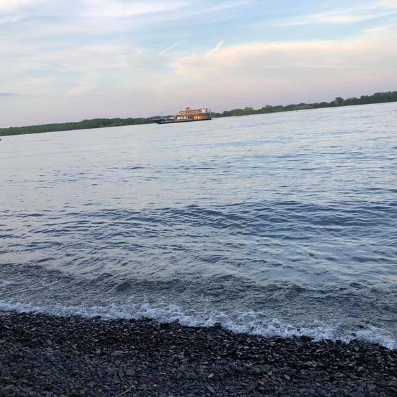 Profile Picture of Min Liu (@shaoyunqiu) on Poshmark