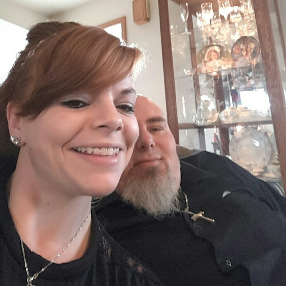 Profile Picture of Erika Beitler (@redbeitler) on Poshmark