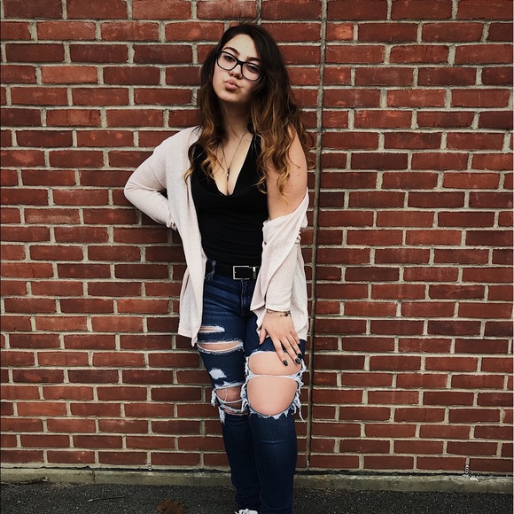 Profile Picture of Ayla Kajtezovic (@aylaakayy) on Poshmark