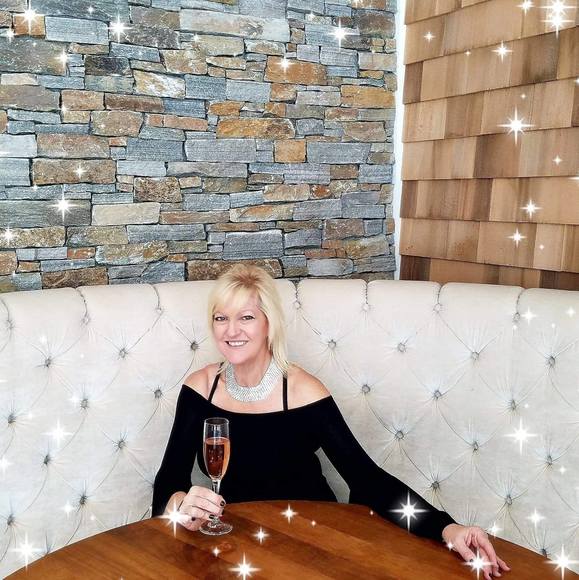 Profile Picture of Colleen Eiermann (@coolcolno1) on Poshmark