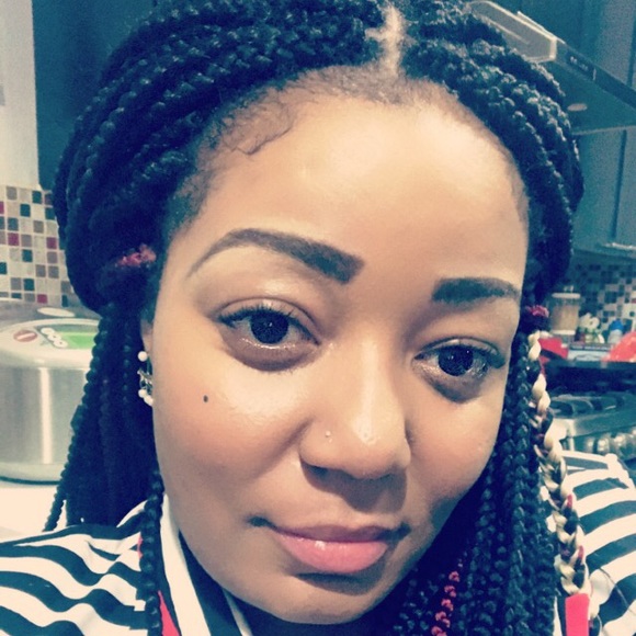 Profile Picture of Champaigne Shyne (@mzpaigne) on Poshmark