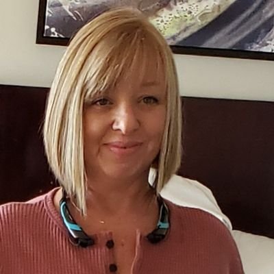 Profile Picture of Lori (@LoriHolthaus) on Twitter