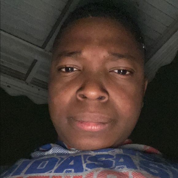 Profile Picture of Clarentavion Hunter (@clarentavionh) on Poshmark