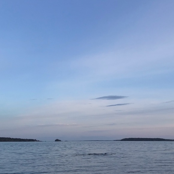 Profile Picture of Alexandra Manthorne (@armanthorne) on Poshmark