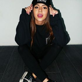 Profile Picture of lara D. chon (@malikwaqaspk) on Pinterest
