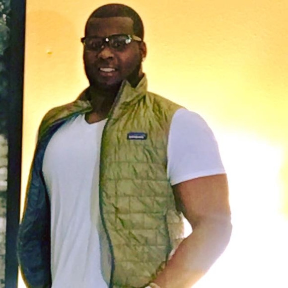 Profile Picture of Christopher Hatton (@c_hatton) on Poshmark