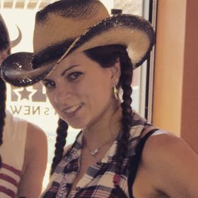 Profile Picture of Danielle Perrier (@Dperrier0452) on Pinterest