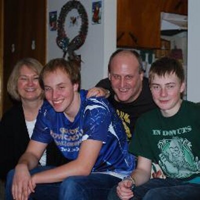 Profile Picture of Robert Hogan (@RobH27813) on Twitter