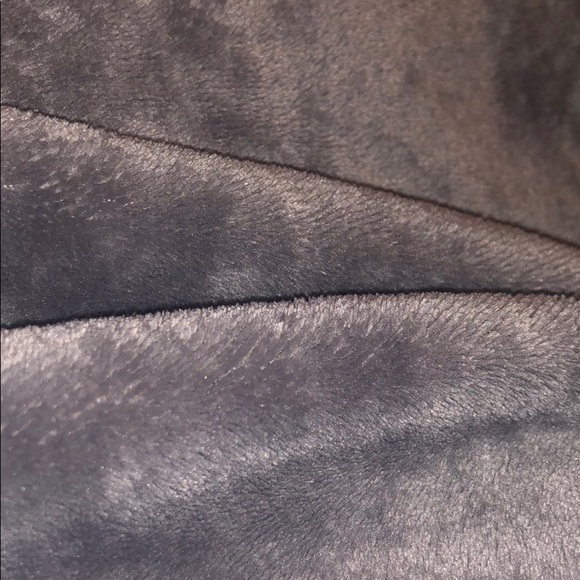 Profile Picture of Cindy Barnes (@barnescy) on Poshmark