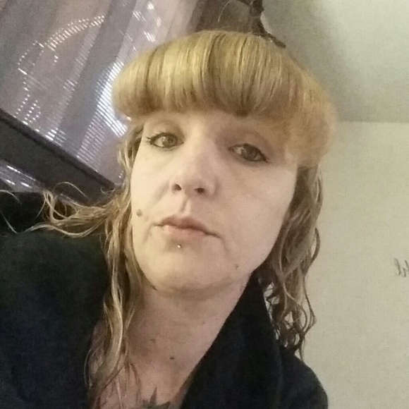 Profile Picture of Kristina Starkweather (@starntimmy22) on Poshmark