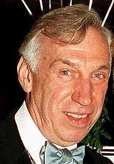 Lee Miglin - Wikipedia - Wikipedia Profile Picture of Lee Miglin - Wikipediaon Wikipedia