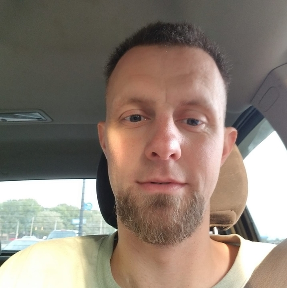 Profile Picture of Steven Fish (@stevenfish) on Poshmark