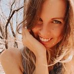 Profile Photo of Hélène Desjardins (@lenadesj) on Instagram