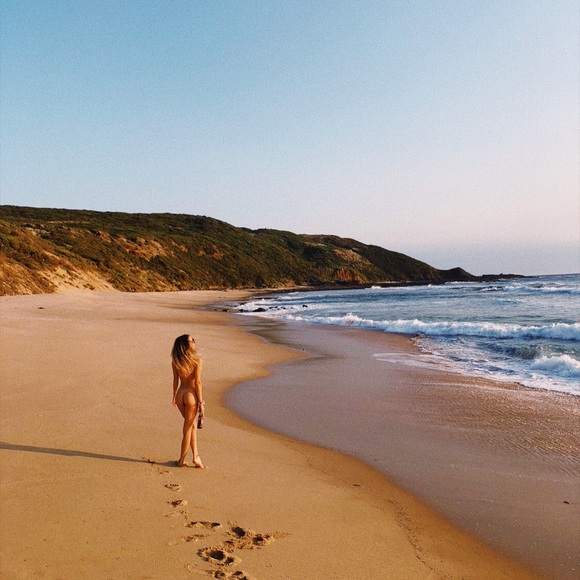 Profile Picture of Susana Calero (@goldendivine) on Poshmark