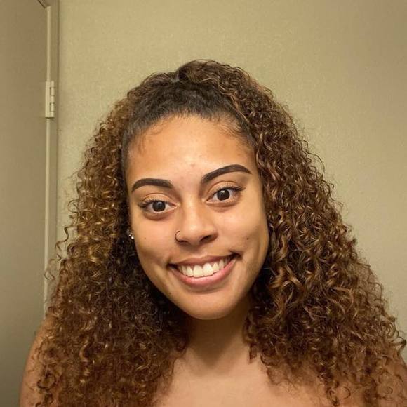 Profile Picture of Jannay Jones (@jannay18) on Poshmark