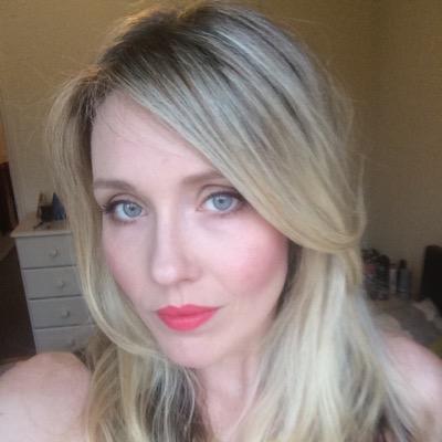 Profile Picture of Claire Nash (@nashicles) on Twitter