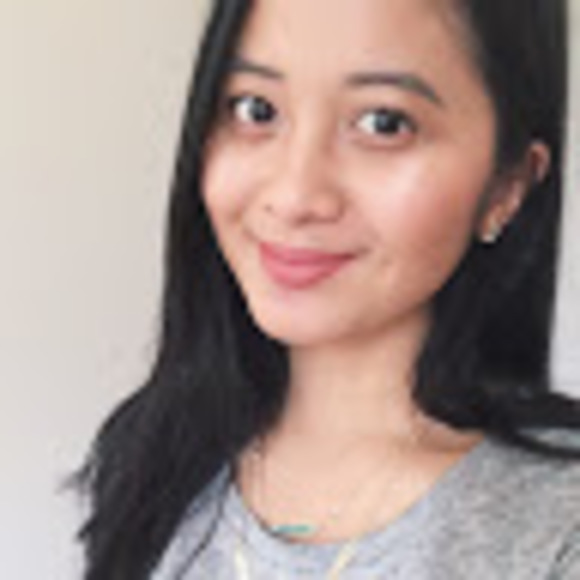 Profile Picture of Bianca Santos (@biancaelisse) on Poshmark