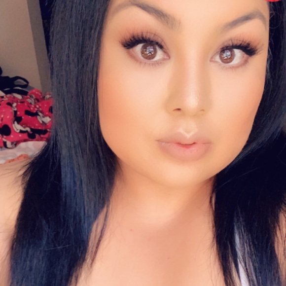 Profile Picture of Eva Rodriguez (@eva_glam) on Poshmark