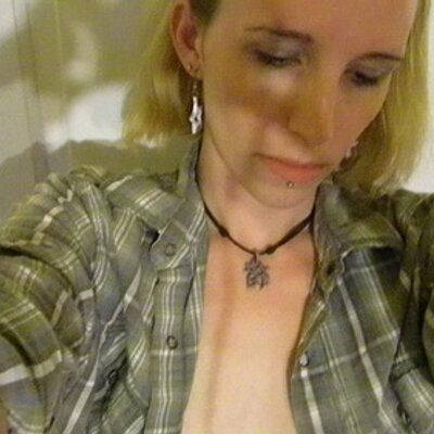 Profile Picture of Miranda Putman (@Sweet_Honey_27) on Twitter