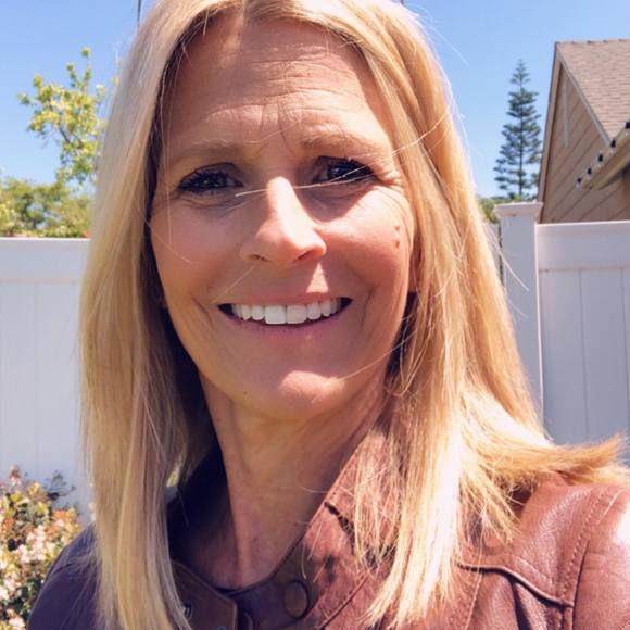 Profile Picture of Betsy Hansen (@betsy_hansen) on Poshmark