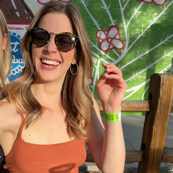 Profile Picture of Sara Paine (@slp2465) on Poshmark