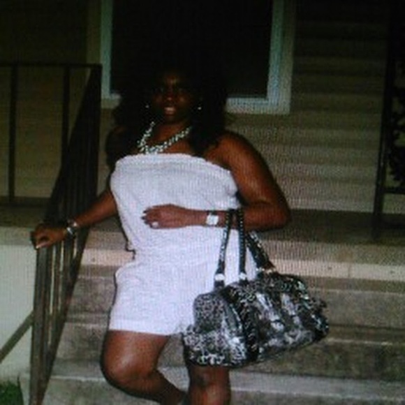 Profile Picture of Vanessa Populus (@populusfam7191) on Poshmark